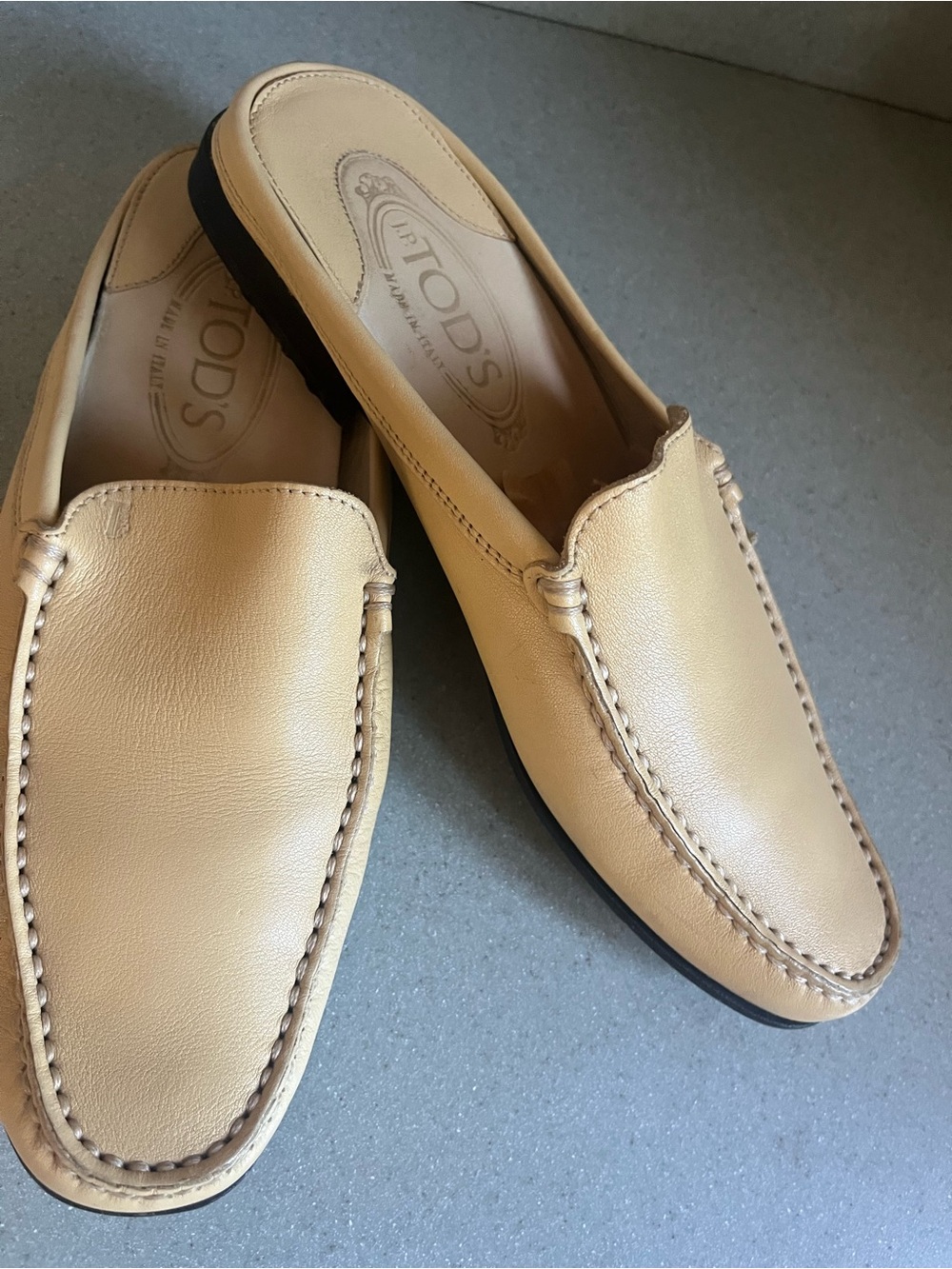 TOD'S Beige light cream Leather Slip-On Loafers Sz 8.5 - Picture 7 of 10
